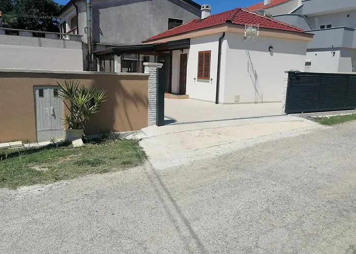 Holiday House \