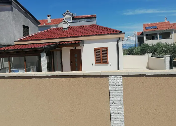 Holiday House \